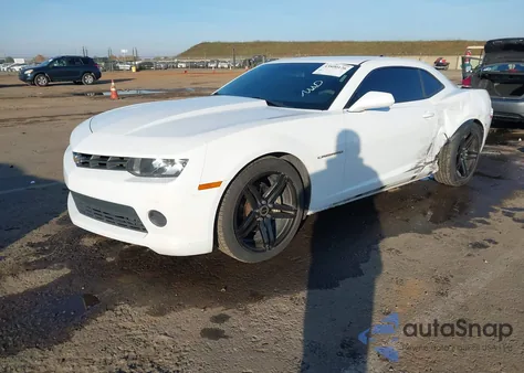 2015 Chevrolet Camaro 2Ls z USA, uszkodzony, nr VIN 2G1FB1E38F9121282